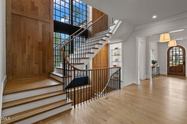 812 Manchester Drive, Raleigh, NC 27609