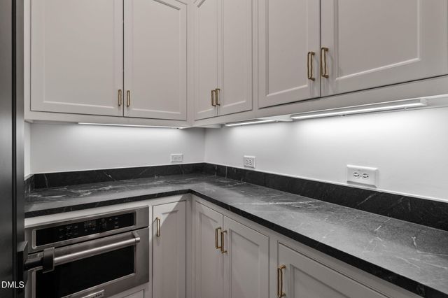 812 Manchester Drive, Raleigh, NC 27609