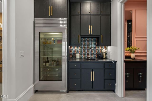 812 Manchester Drive, Raleigh, NC 27609