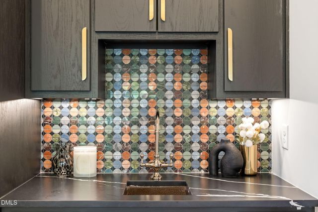 812 Manchester Drive, Raleigh, NC 27609