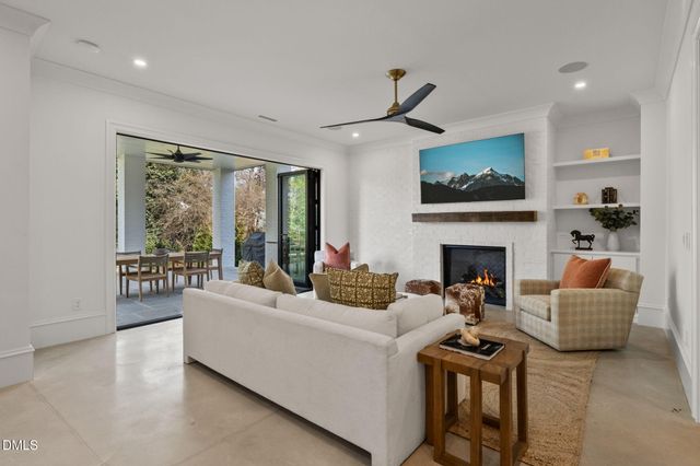 812 Manchester Drive, Raleigh, NC 27609