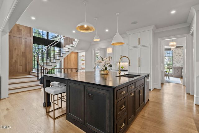 812 Manchester Drive, Raleigh, NC 27609