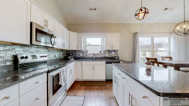 1017 Laurelwood Dr, Gallatin, TN 37066