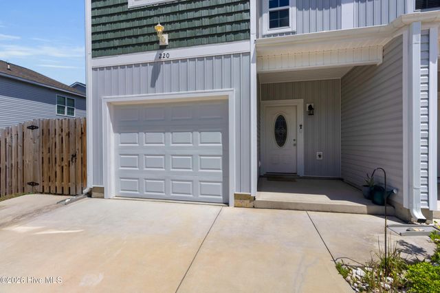 220 Holly Sands Loop, Holly Ridge, NC 28445