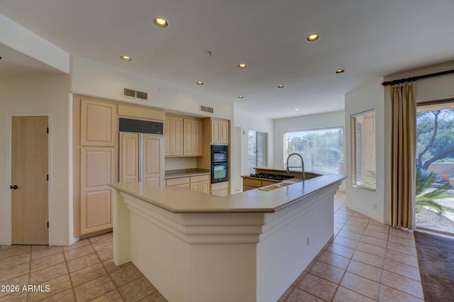 7479 E HIGH POINT Drive E, Scottsdale, AZ 85266