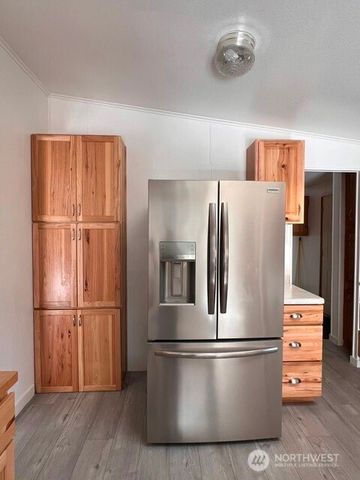 3688 Smugglers Cove Road, Greenbank, WA 98253