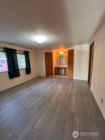 3688 Smugglers Cove Road, Greenbank, WA 98253