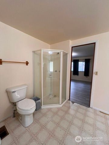 3688 Smugglers Cove Road, Greenbank, WA 98253