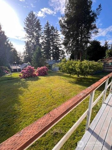 3688 Smugglers Cove Road, Greenbank, WA 98253