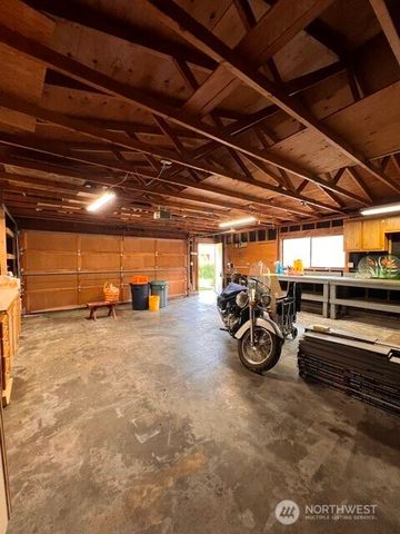 3688 Smugglers Cove Road, Greenbank, WA 98253