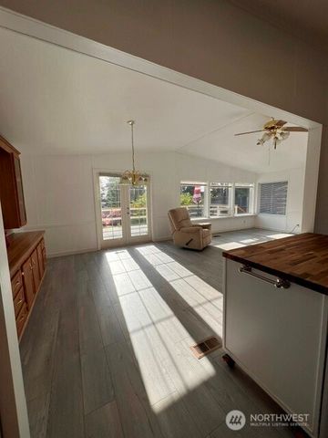 3688 Smugglers Cove Road, Greenbank, WA 98253