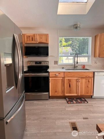3688 Smugglers Cove Road, Greenbank, WA 98253