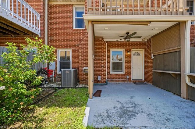 1010 Tottenham LN, Virginia Beach, VA 23454