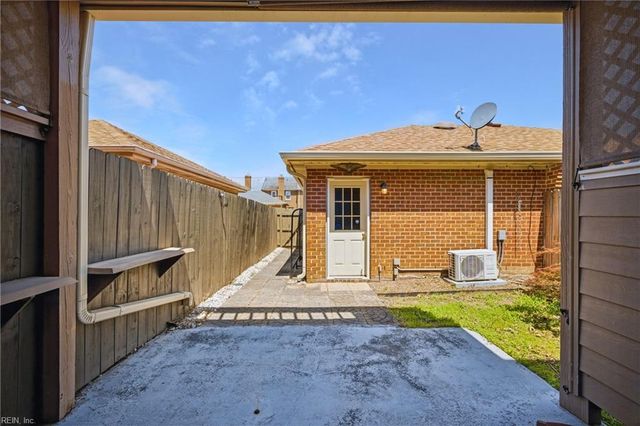 1010 Tottenham LN, Virginia Beach, VA 23454