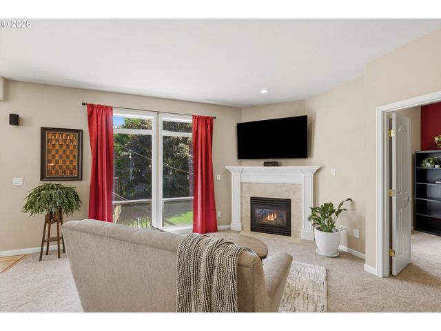 15832 Se FLAVEL Dr, Portland, OR 97236