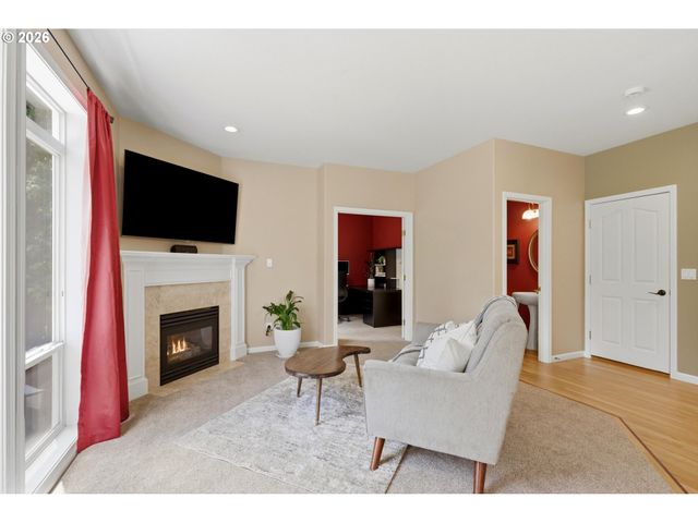 15832 Se FLAVEL Dr, Portland, OR 97236
