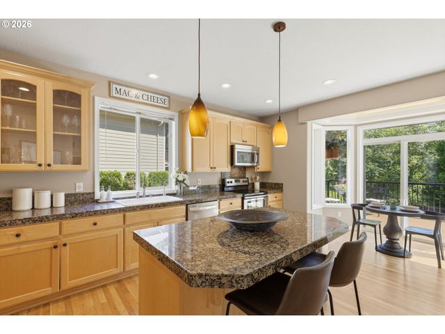 15832 Se FLAVEL Dr, Portland, OR 97236