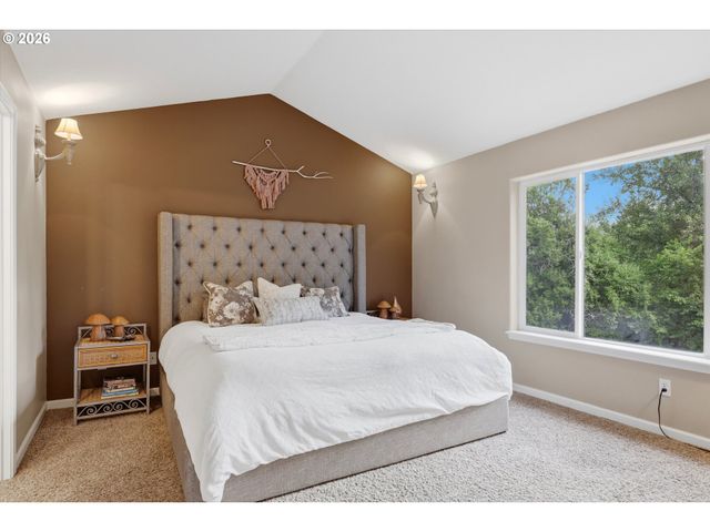 15832 Se FLAVEL Dr, Portland, OR 97236