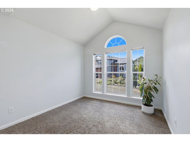 15832 Se FLAVEL Dr, Portland, OR 97236