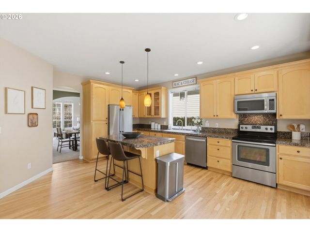 15832 Se FLAVEL Dr, Portland, OR 97236