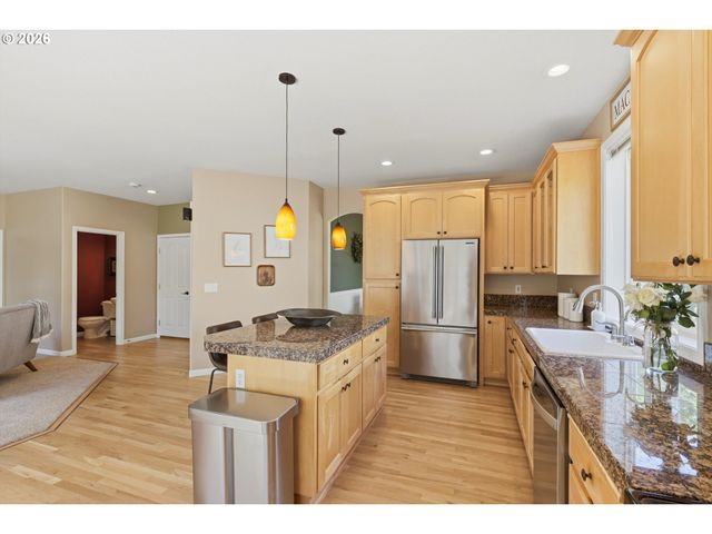15832 Se FLAVEL Dr, Portland, OR 97236