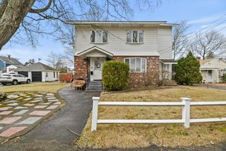 10 Gleason Rd, Shrewsbury, MA 01545