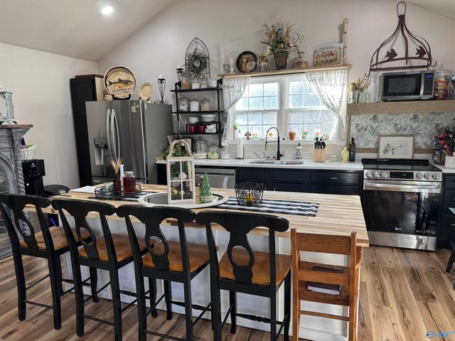 902 County Road 1042, Centre, AL 35960