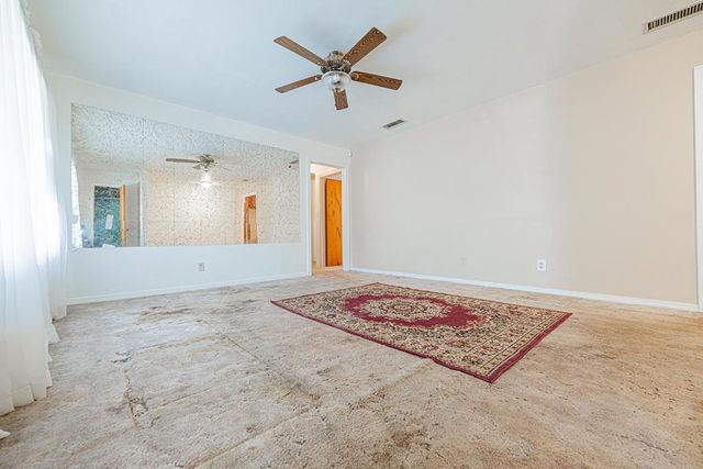 411 W 1st St, Stanton, TX 79782