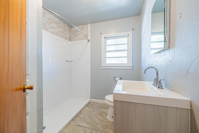 411 W 1st St, Stanton, TX 79782