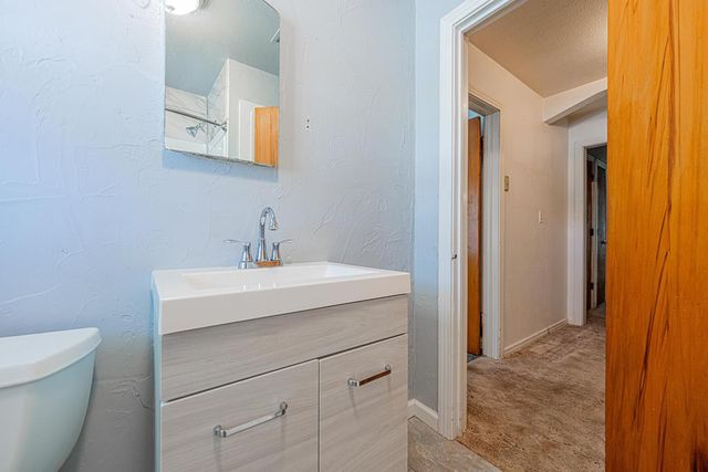 411 W 1st St, Stanton, TX 79782