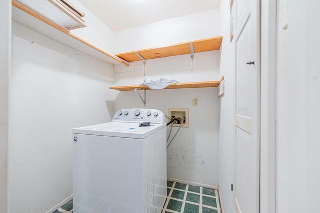 411 W 1st St, Stanton, TX 79782