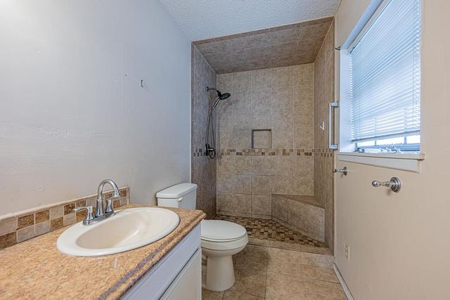 411 W 1st St, Stanton, TX 79782