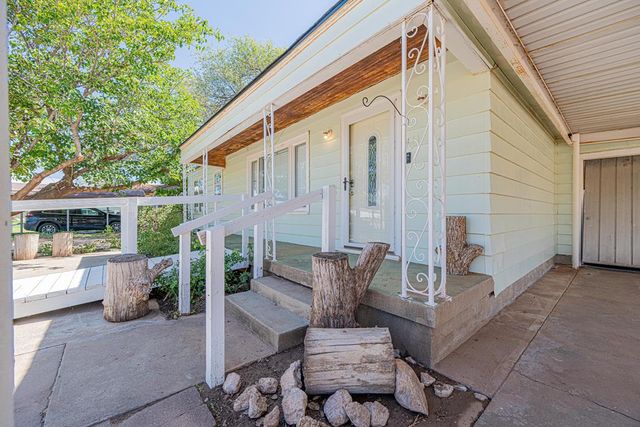 411 W 1st St, Stanton, TX 79782