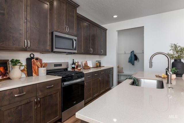 8536 S Blue Forest Ave, Kuna, ID 83634