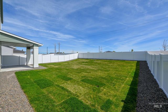 8536 S Blue Forest Ave, Kuna, ID 83634