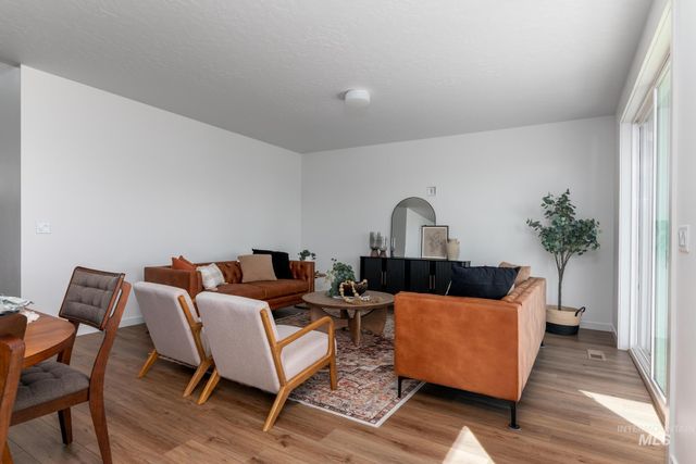 8536 S Blue Forest Ave, Kuna, ID 83634