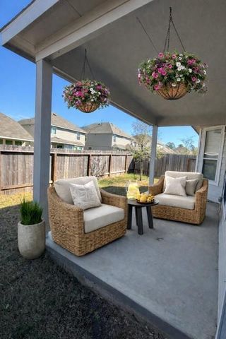 2906 Lawrence Park Court, Conroe, TX 77304