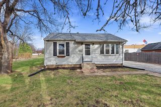 4120 4th Street, East Moline, IL 61244