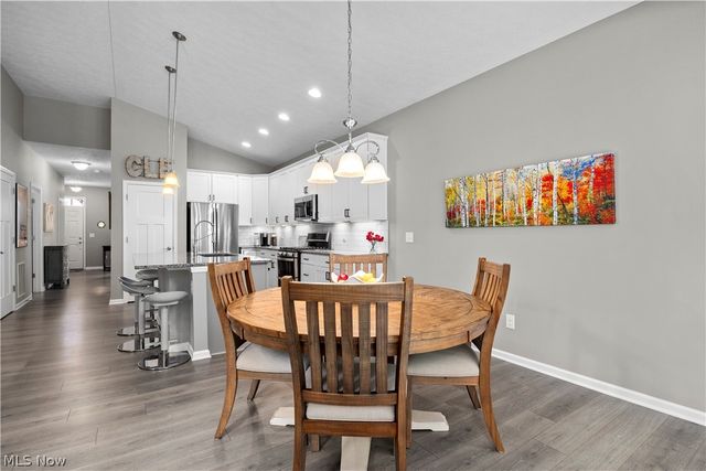 6560 Amber Way, North Ridgeville, OH 44039