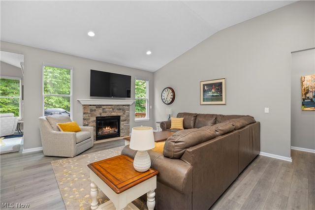 6560 Amber Way, North Ridgeville, OH 44039