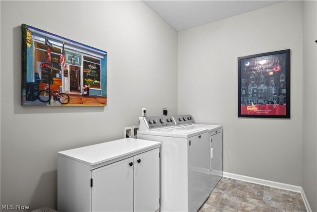 6560 Amber Way, North Ridgeville, OH 44039