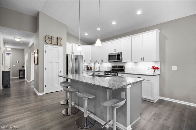6560 Amber Way, North Ridgeville, OH 44039