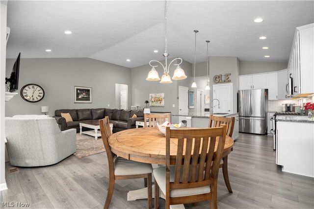 6560 Amber Way, North Ridgeville, OH 44039