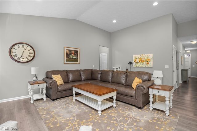 6560 Amber Way, North Ridgeville, OH 44039