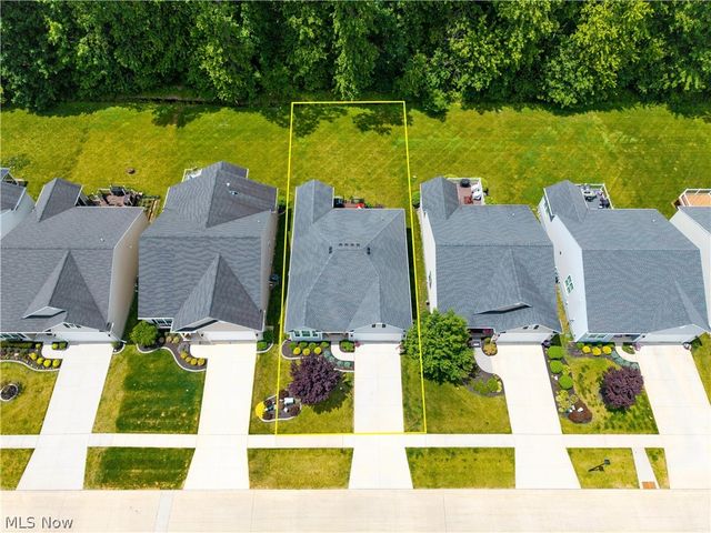 6560 Amber Way, North Ridgeville, OH 44039