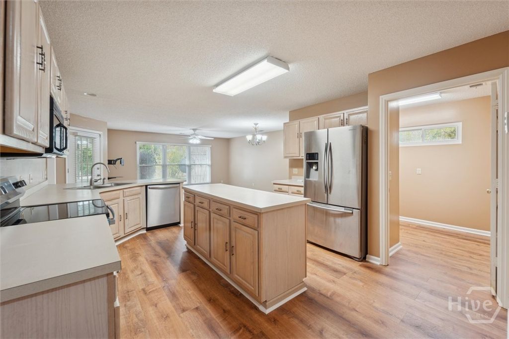 Image 12 of property listing at 121 Summer Winds Drive, Savannah, GA 31410