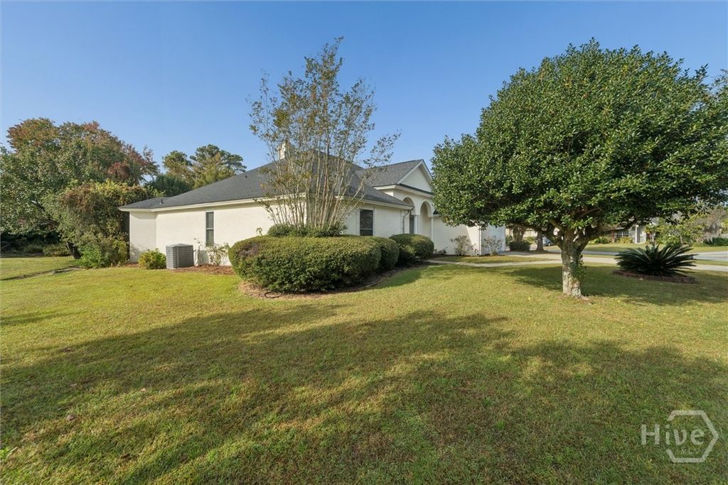 Image 3 of property listing at 121 Summer Winds Drive, Savannah, GA 31410