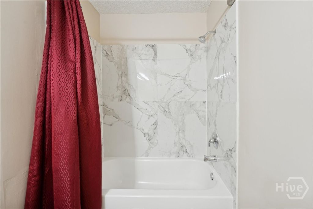 Image 35 of property listing at 121 Summer Winds Drive, Savannah, GA 31410