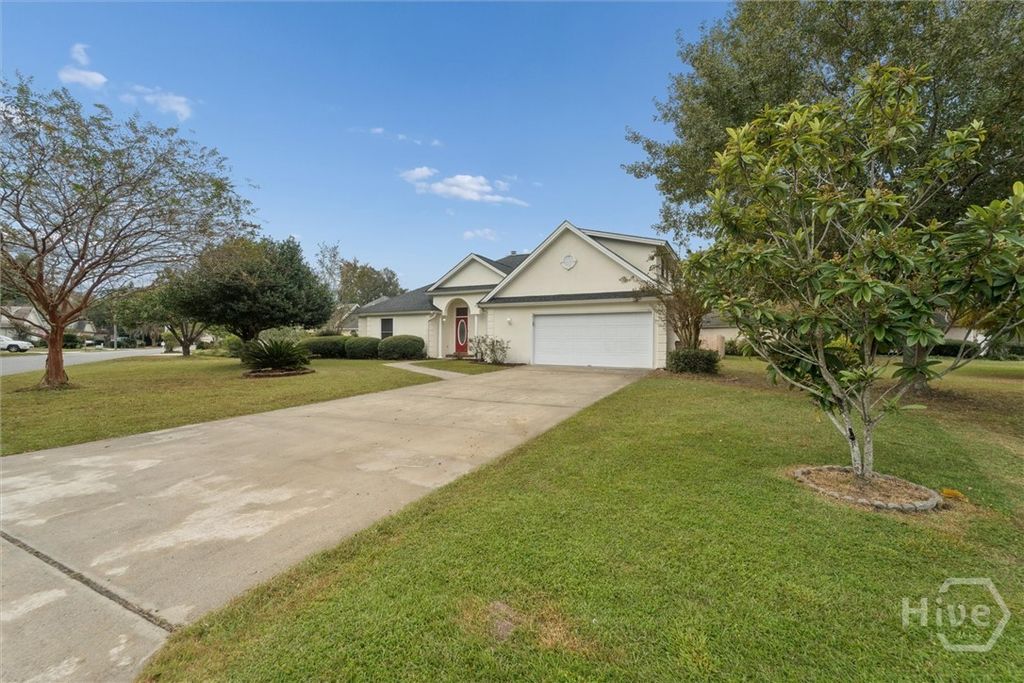 Image 4 of property listing at 121 Summer Winds Drive, Savannah, GA 31410