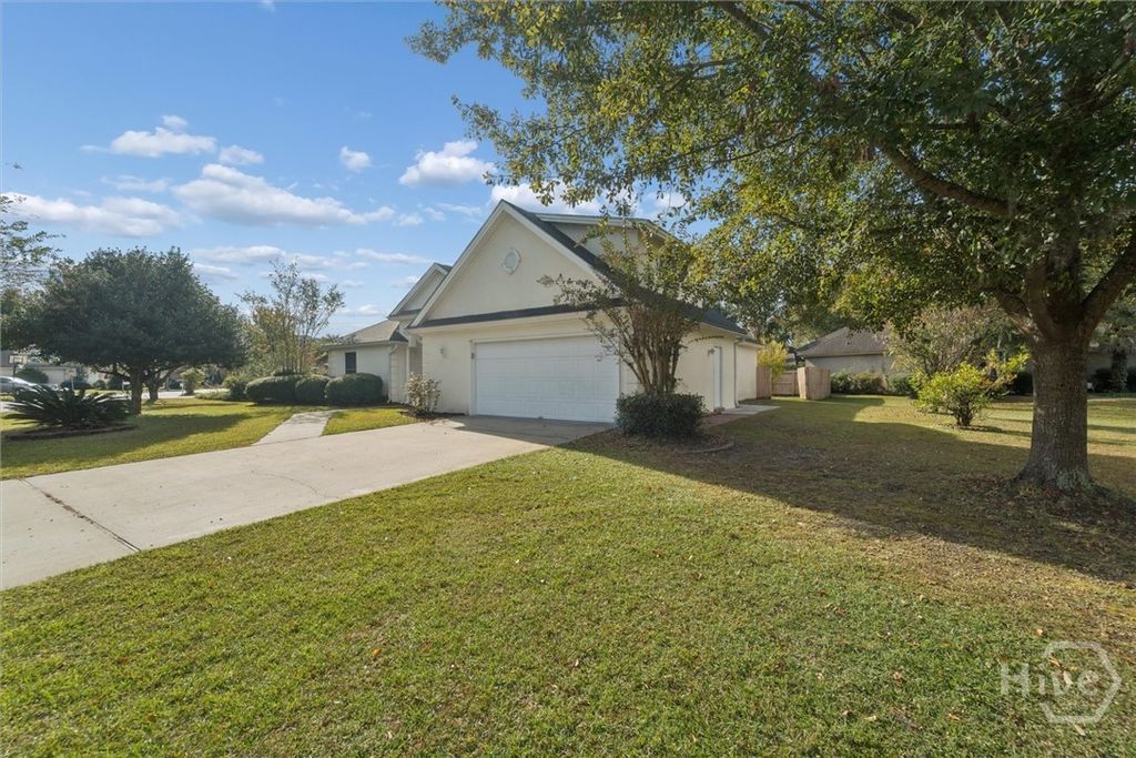 Image 5 of property listing at 121 Summer Winds Drive, Savannah, GA 31410